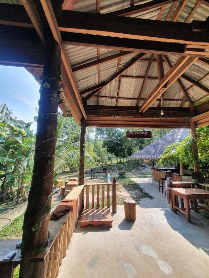 Fat Monkey Hostel Kaoh Touch ภายนอก รูปภาพ